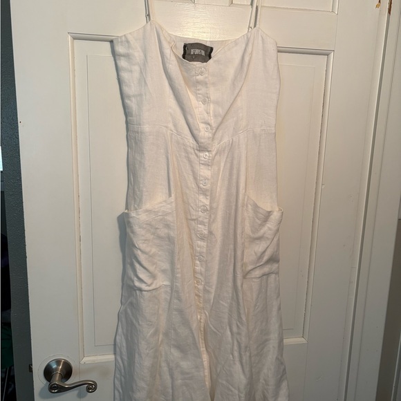 Reformation White ‘Canon’ Dress ASO Meghan Markle - Picture 4 of 15